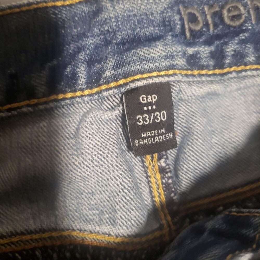 GAP Men’s denim jeans; 33(W) x 30(L), great condition! $20